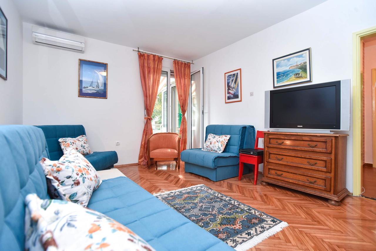 Family Close To Slovenska Budva